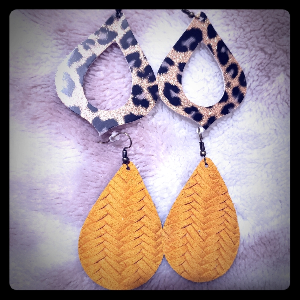 Boutique leopard teardrop earrings set